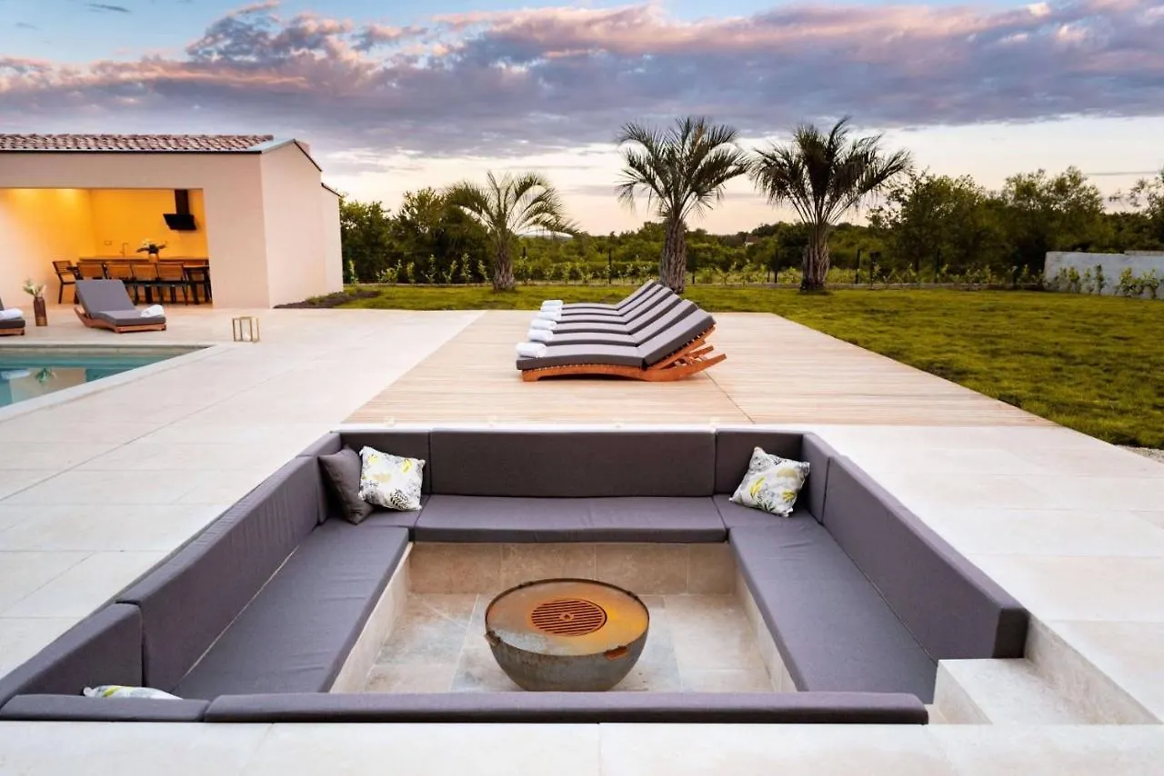 Villa Alessandro Kringa 0*,  Croatia
